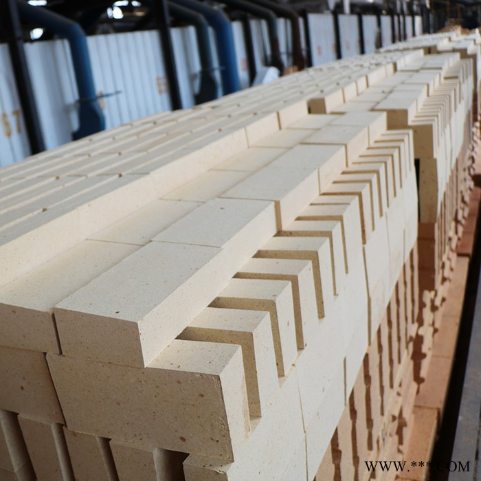 高鋁磚 高氧化鋁含量 一級二級三級高鋁耐火磚 各種型號規(guī)格 重質(zhì)燒結(jié)高鋁磚 定制異型