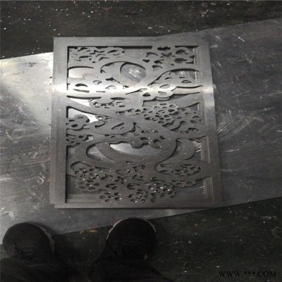 鋁窗花圖片新材料 御窗世家仿銅雕花鋁板裝飾 鋁板加工定制鋁板屏風生產(chǎn)廠家